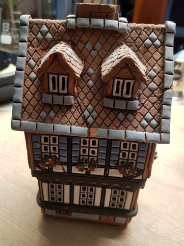 Schönes kastel keramik haus - kastel,