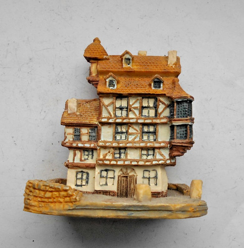 Kleines keramikhaus höhe - keramikhaus,, ca